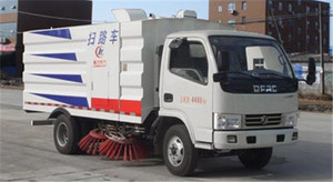 东风新款扫路车